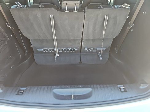 Used 2025 Chrysler Pacifica Select w/ Uconnect Theater Family Group AWD/4WD image 24