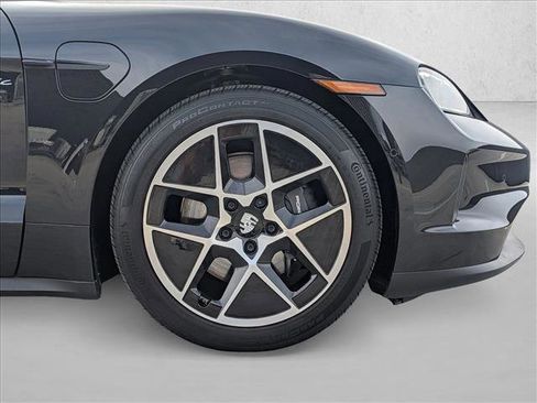 Used 2025 Porsche Taycan image 11