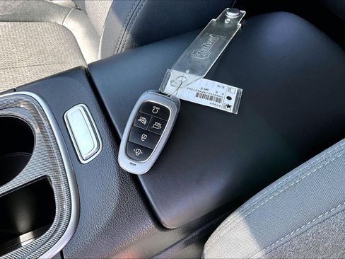 Used 2023 Hyundai Santa Fe SEL image 35