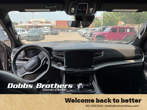 Used 2024 Jeep Wagoneer Series II AWD/4WD image 15