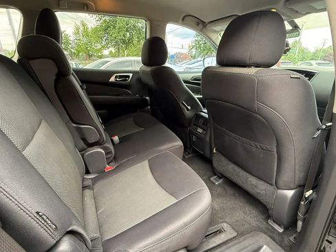 Used 2018 Nissan Pathfinder S AWD/4WD image 11