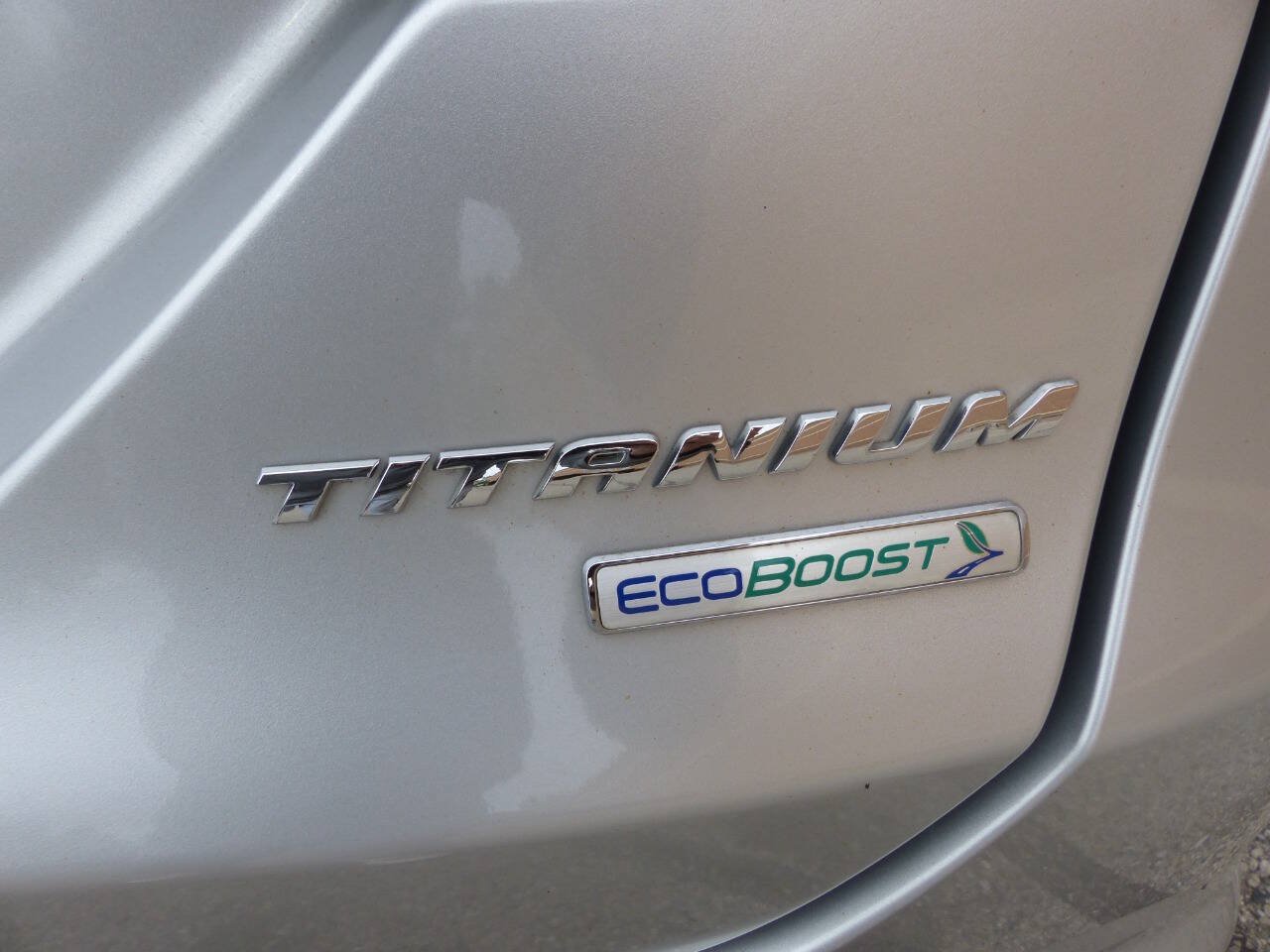 Used 2016 Ford Fusion Titanium FWD image 10