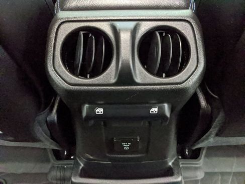 Used 2024 Jeep Wrangler Unlimited Rubicon 4xe AWD/4WD image 17