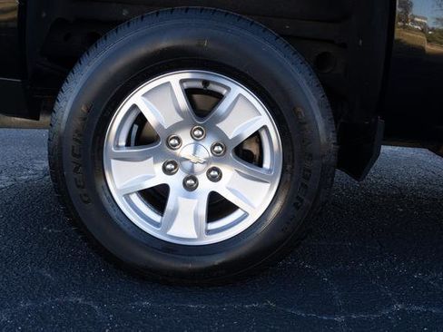 Used 2018 Chevrolet Silverado 1500 LT w/ All Star Edition image 41