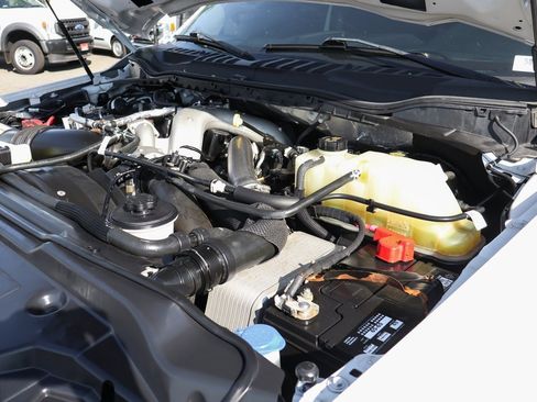 Used 2022 Ford F250 XLT w/ Black Appearance Package image 11