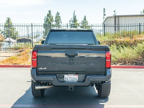Certified 2025 Toyota Tacoma SR5 AWD/4WD image 8