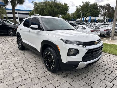 Used 2022 Chevrolet TrailBlazer LT w/ Convenience Package AWD/4WD image 16