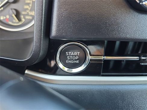 Used 2024 Mitsubishi Outlander SE Black Edition image 27