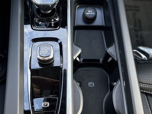 Used 2023 Volvo XC60 T8 Ultimate w/ Climate Package image 24