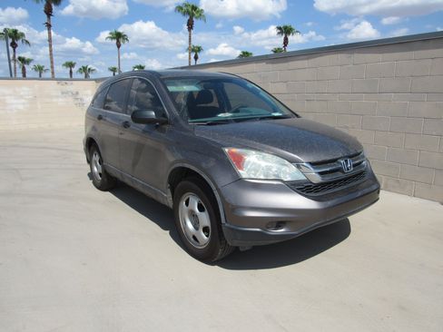 Used 2010 Honda CR-V LX image 2