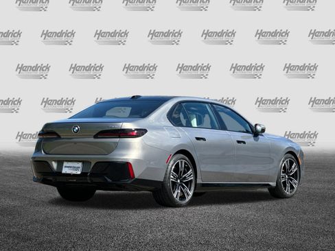 Certified 2025 BMW 740i w/ Premium Package RWD image 5