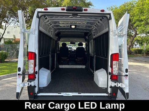 Used 2025 RAM ProMaster 2500 w/ Convenience Group FWD image 16