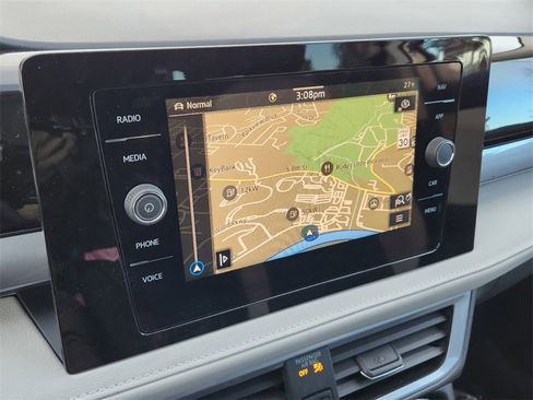 New 2025 Volkswagen Taos SEL image 18