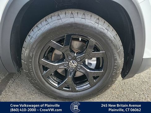 Certified 2024 Volkswagen Atlas Peak Edition SEL AWD/4WD image 20