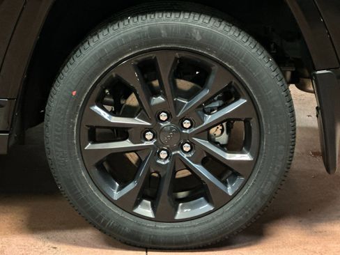 New 2026 Jeep Grand Cherokee Limited image 23