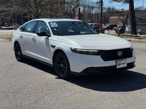 Certified 2025 Honda Accord SE image 1