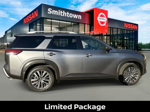 Certified 2025 Nissan Pathfinder SL w/ SL Premium Package image 2
