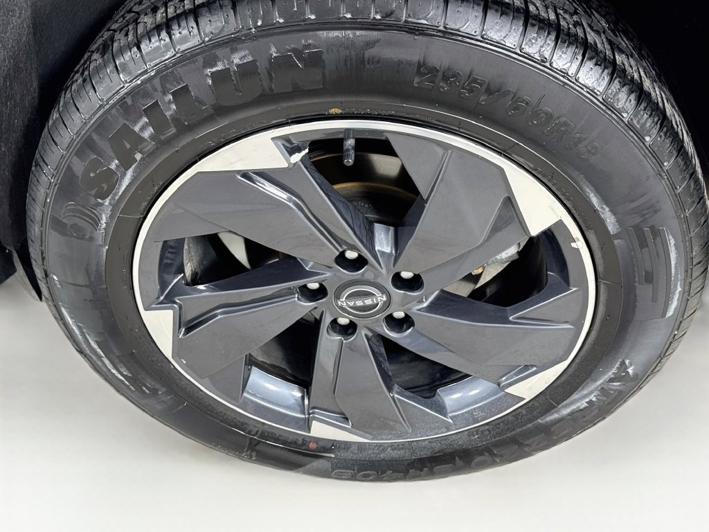Used 2025 Nissan Rogue SV FWD image 37
