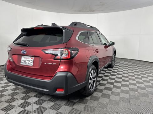 Used 2025 Subaru Outback Premium image 5