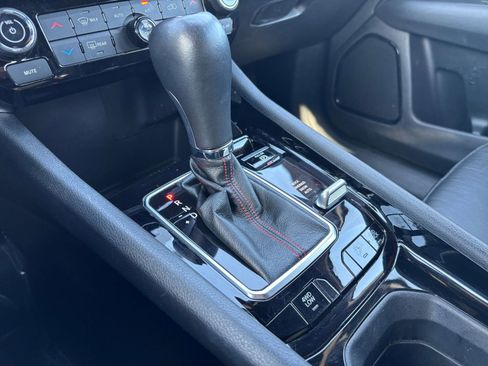 Used 2025 Jeep Compass Trailhawk image 40