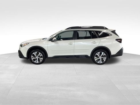 Used 2022 Subaru Outback Limited w/ Tech Package 3 AWD/4WD image 2