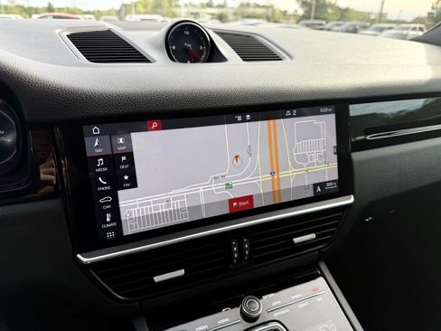 Used 2019 Porsche Cayenne image 18