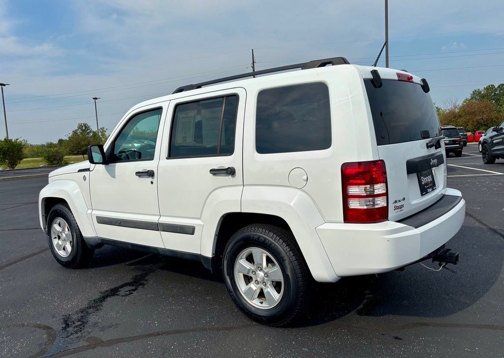 Used 2011 Jeep Liberty Sport w/ Popular Equipment Group AWD/4WD image 5