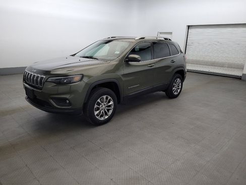 Used 2019 Jeep Cherokee Latitude Plus AWD/4WD image 2