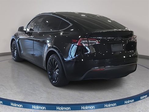 Used 2023 Tesla Model Y Long Range image 8