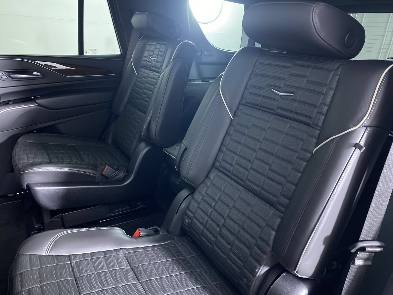 Certified 2022 Cadillac Escalade Sport Platinum AWD/4WD image 15