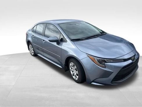 Used 2024 Toyota Corolla LE FWD image 2