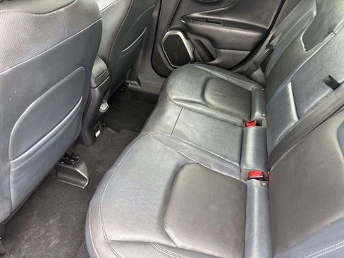 Used 2019 Jeep Renegade Limited w/ LED Lighting Group AWD/4WD image 31