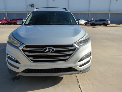 Used 2017 Hyundai Tucson Limited FWD image 2