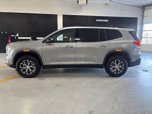 Used 2025 GMC Acadia AT4 w/ Luxury Package AWD/4WD image 3
