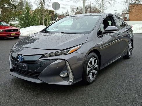 Used 2019 Toyota Prius Prime Advanced w/ Carpet Mat Package image 3