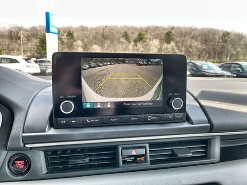 Used 2023 Honda Pilot LX image 24