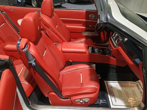 Used 2018 Rolls-Royce Dawn RWD image 6