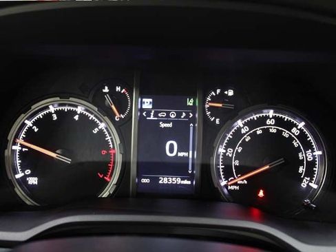 Certified 2024 Toyota 4Runner TRD Off-Road Premium w/ Moonroof Package AWD/4WD image 12