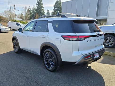 New 2026 Nissan Pathfinder SL image 8