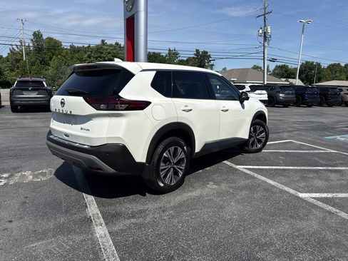 Used 2021 Nissan Rogue SV AWD/4WD image 14