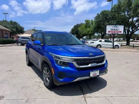 Used 2021 Kia Seltos S FWD image 2