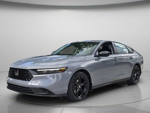Certified 2025 Honda Accord SE image 9