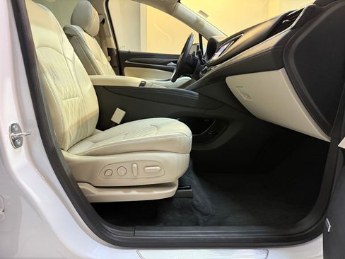 Used 2023 Buick Enclave Avenir image 51