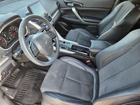 Used 2022 Mitsubishi Eclipse Cross SE FWD image 2