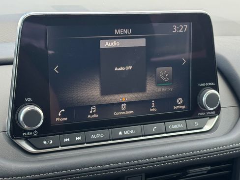 Used 2025 Nissan Rogue S image 14