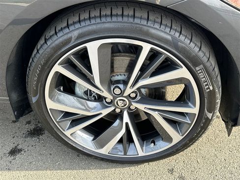 Used 2024 Jaguar I-PACE R-Dynamic HSE image 7