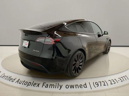Used 2023 Tesla Model Y Performance image 4
