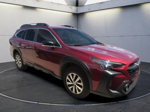 Used 2025 Subaru Outback Premium w/ Popular Package #1A AWD/4WD image 2
