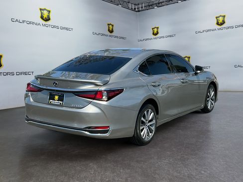 Used 2021 Lexus ES 300h w/ Accessory Package 2 FWD image 5