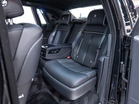 Used 2024 Rolls-Royce Phantom Sedan w/ The Phantom Package RWD image 29